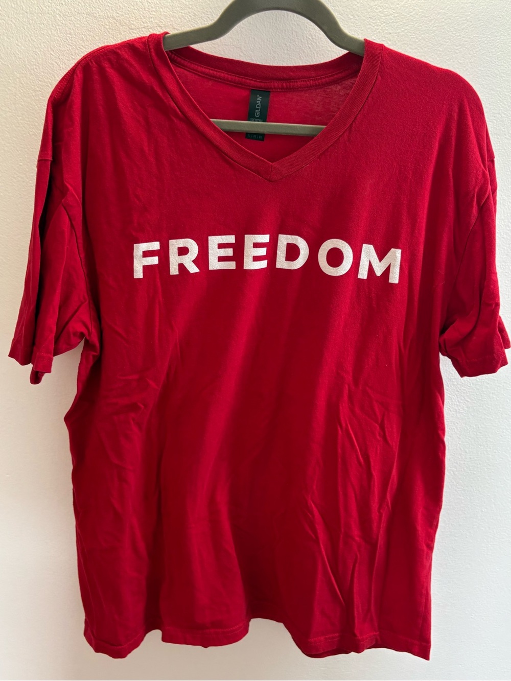 Red Freedom Lightweight V-Neck T-shirt  XL